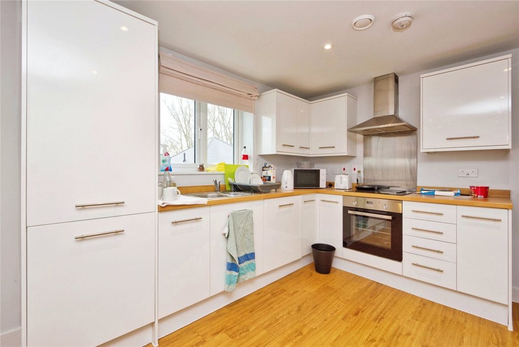 Property photo 2 of 11 Picture No. 12