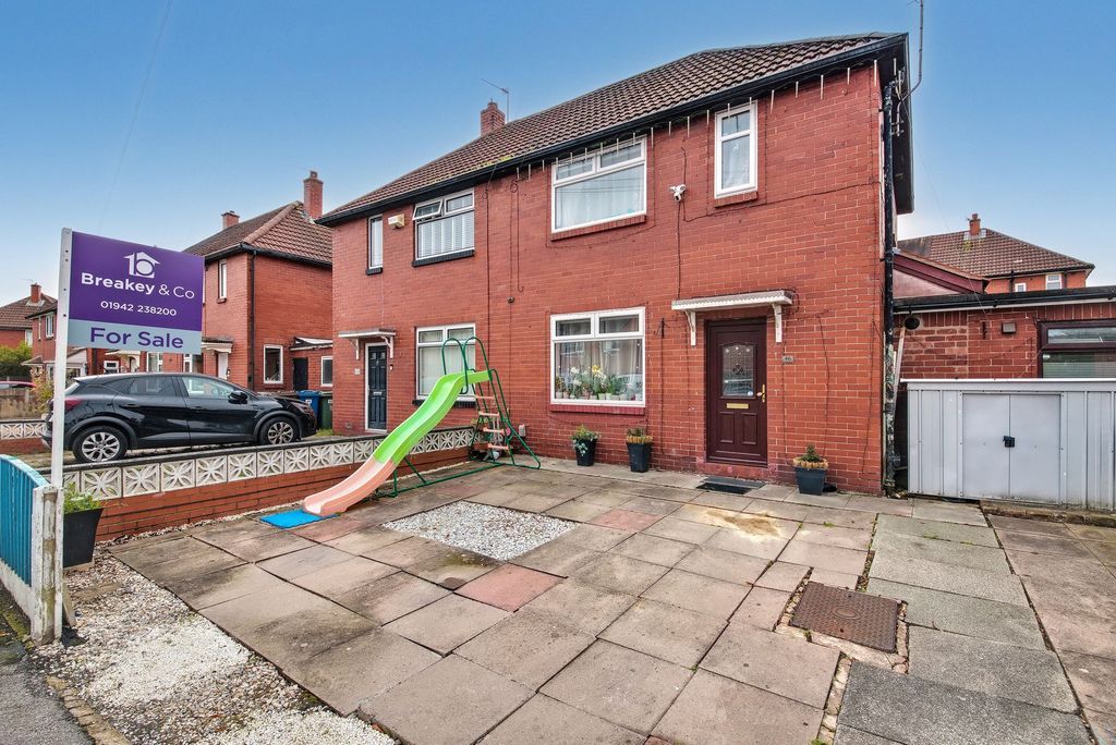 Property photo 1 of 13