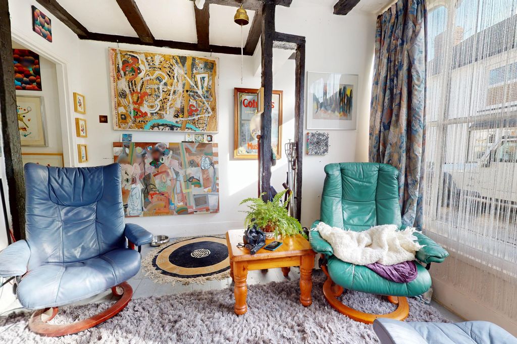 Property photo 3 of 11