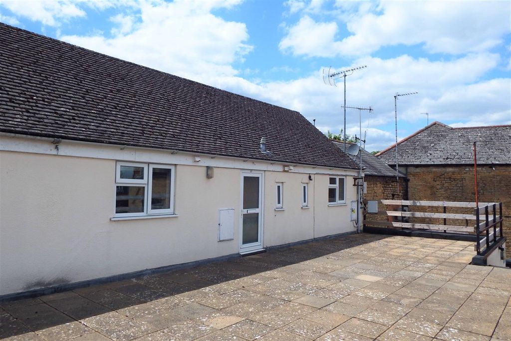 Property photo 1 of 6