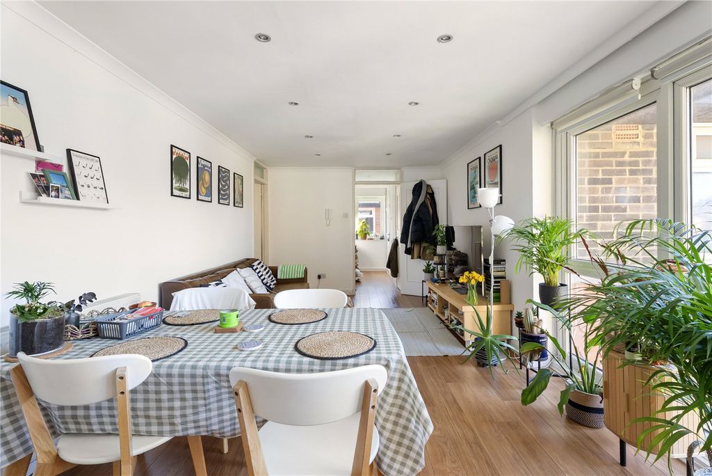 Property photo 3 of 11 Picture No. 10