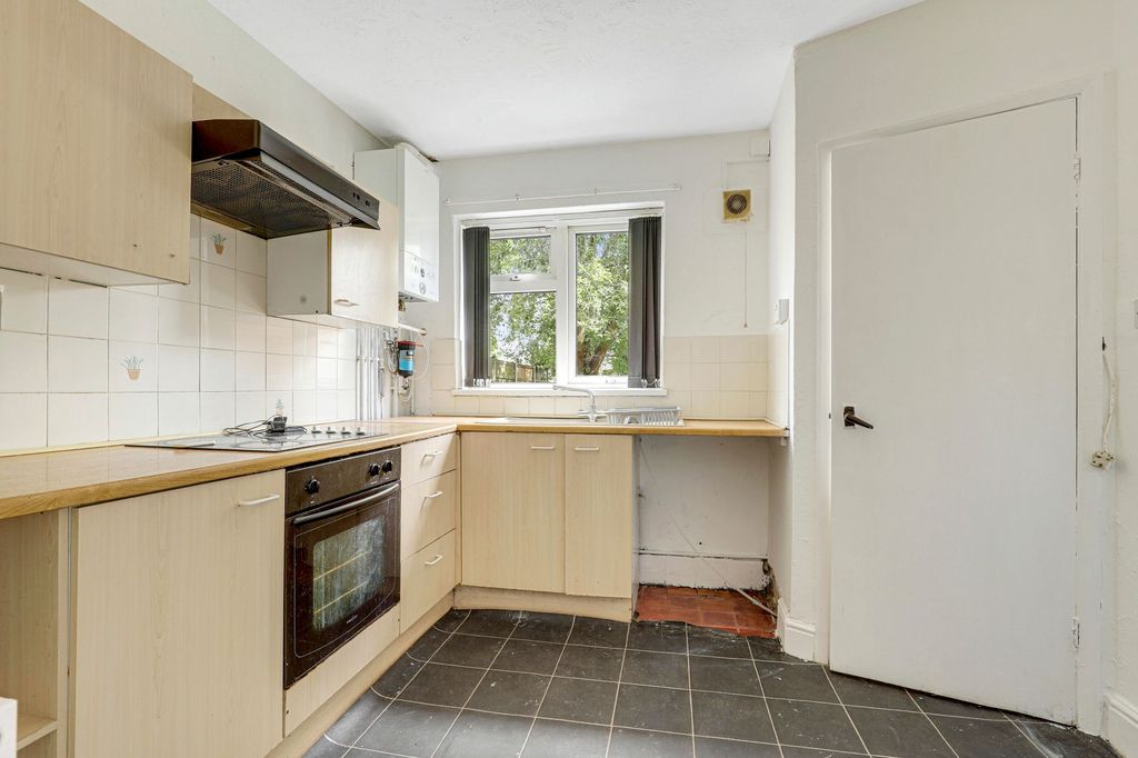 Property photo 2 of 8