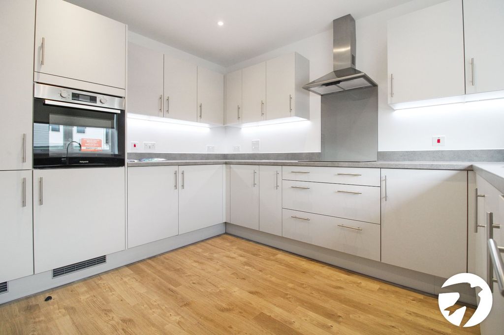 Property photo 3 of 10 Picture No. 06