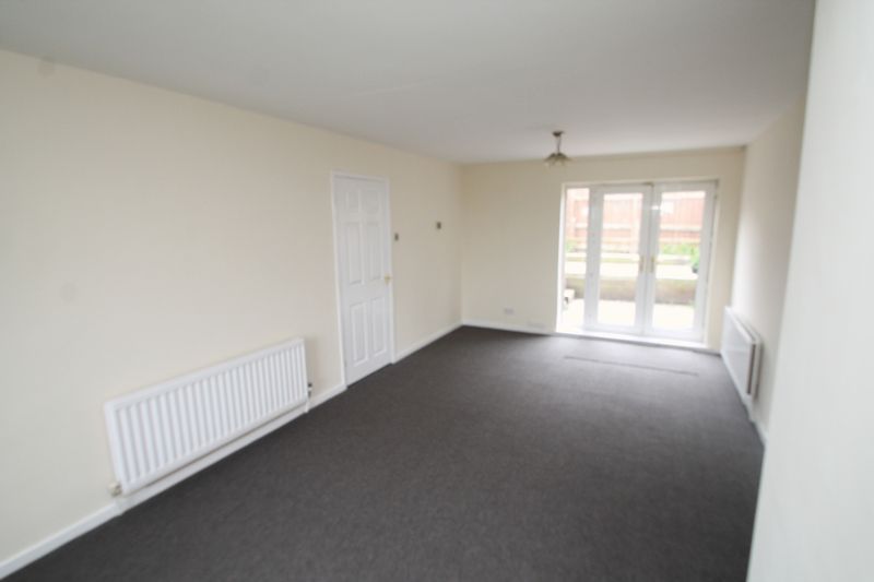 Property photo 3 of 7 Living Room