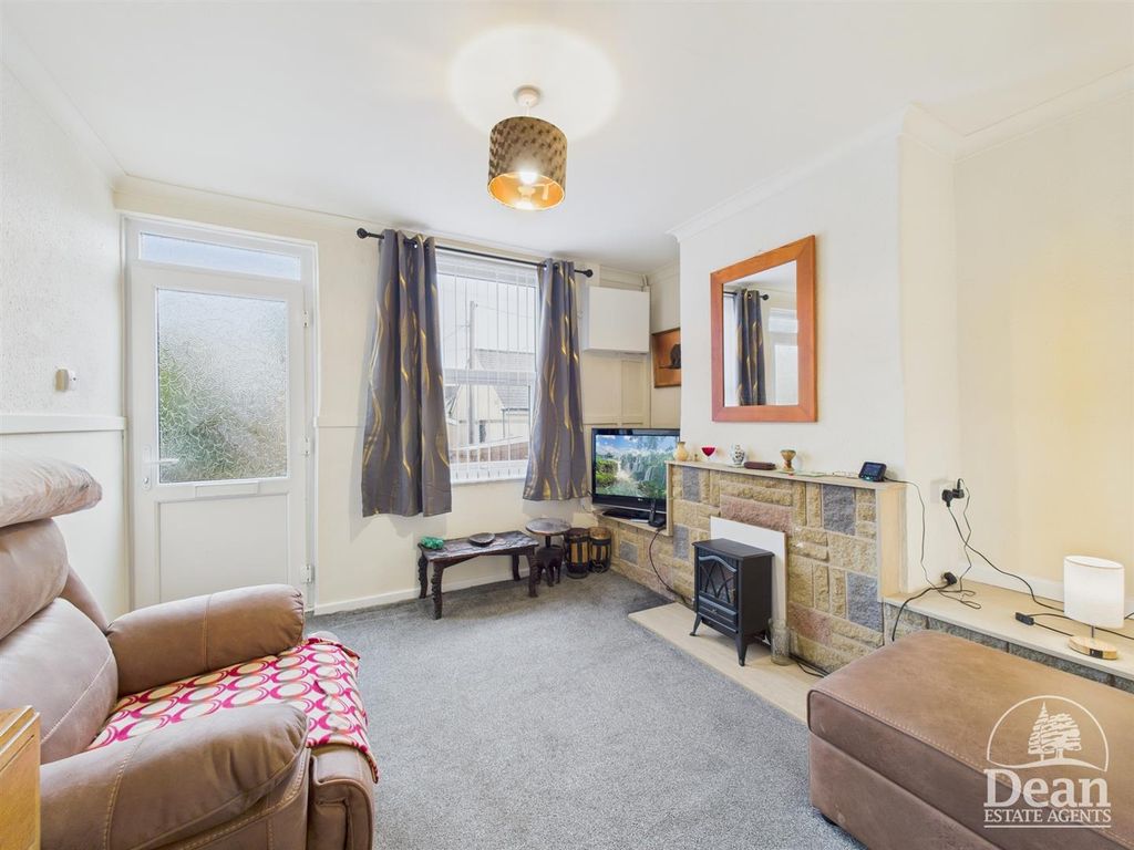 Property photo 2 of 13