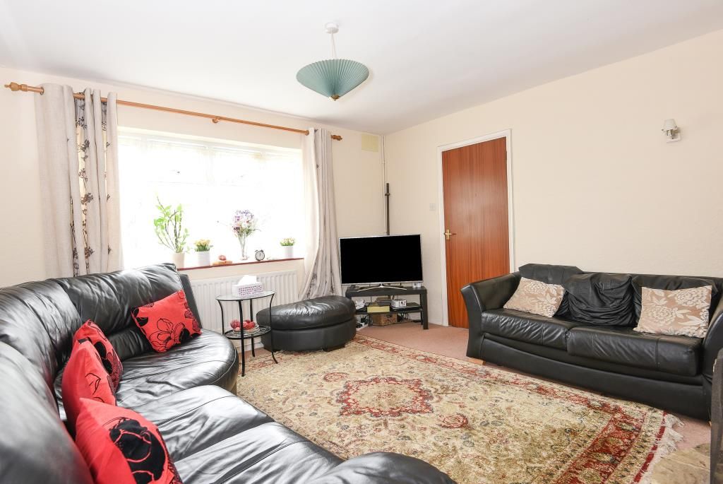 Property photo 2 of 12 Sitting Room