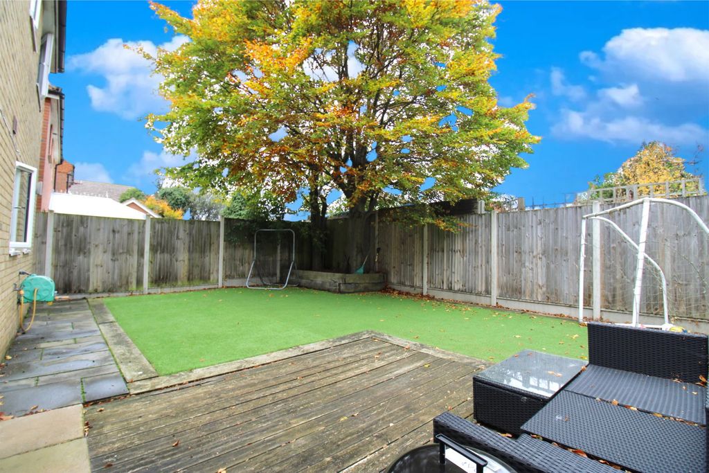 Property photo 2 of 19