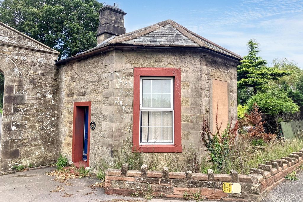 Property photo 3 of 14 1 South Lodge, Orton Park, Carlisle, Cumbria, Ca5 6Jx