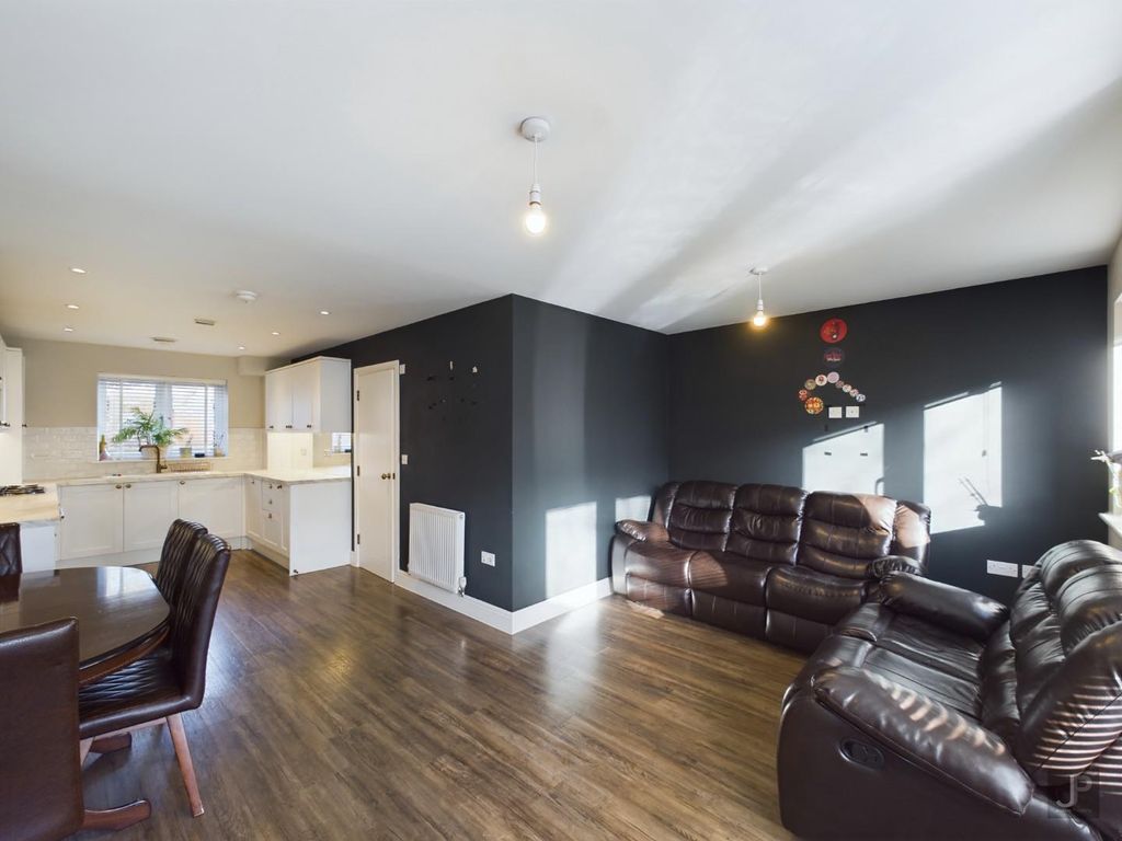 Property photo 2 of 21 Cam01632G0-Pr0076-Still006.Jpg