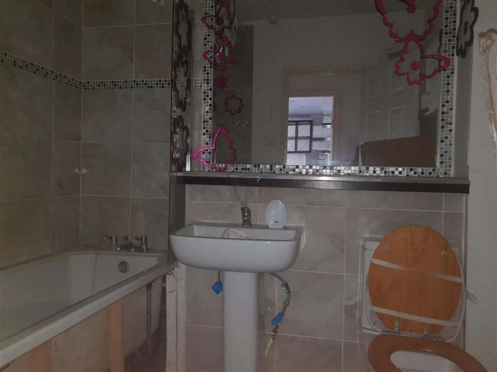 Property photo 3 of 4