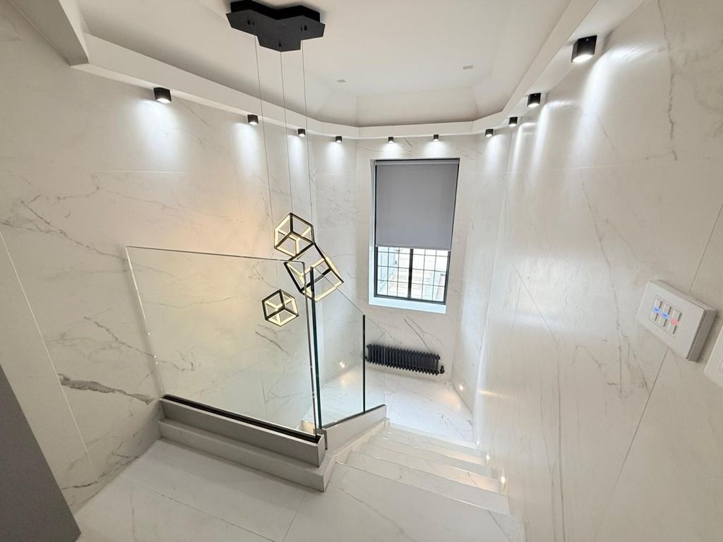 Additional image 5 of 3 bed flat to rentBeech Hill Avenue, Hadley Wood EN4