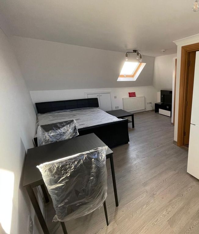 Property photo 3 of 8 Bedroom