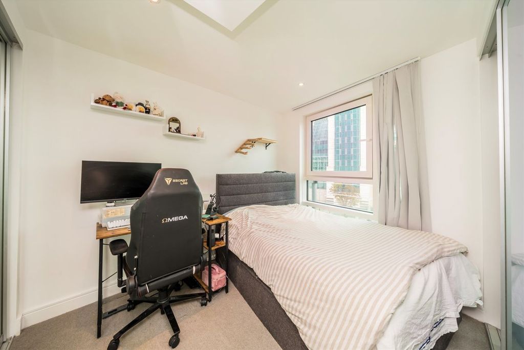 Property photo 3 of 4