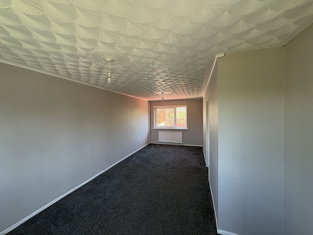 Property photo 3 of 11 Bedroom One