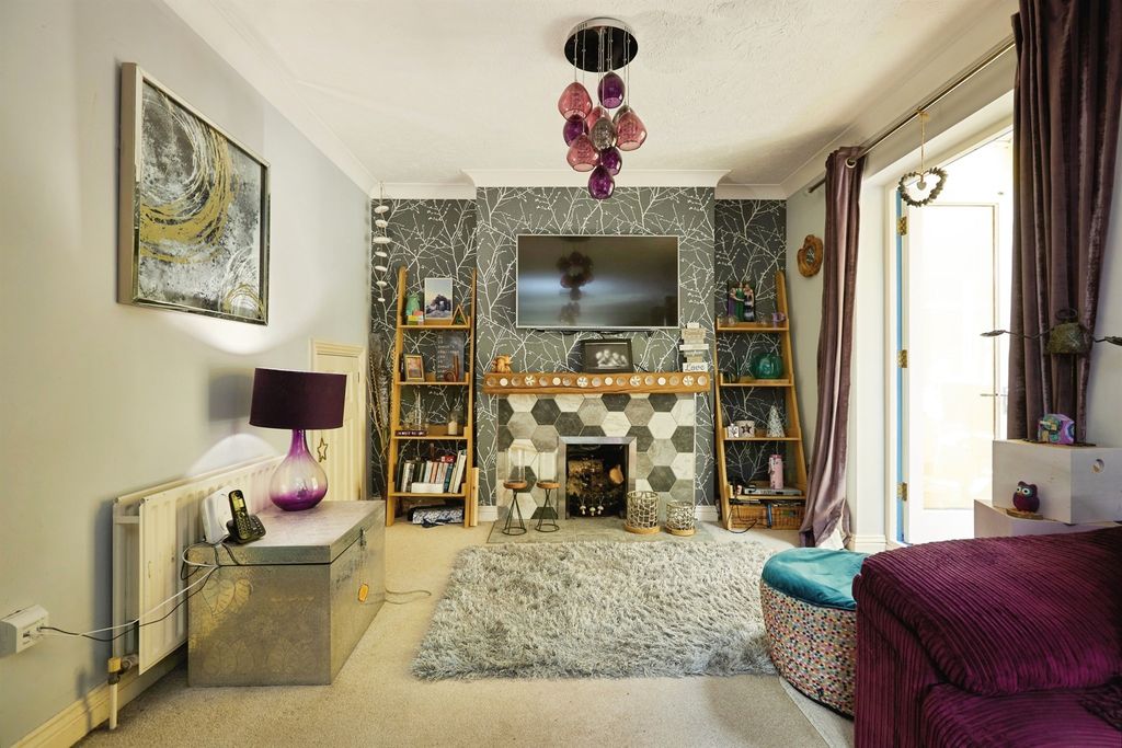 Property photo 3 of 16