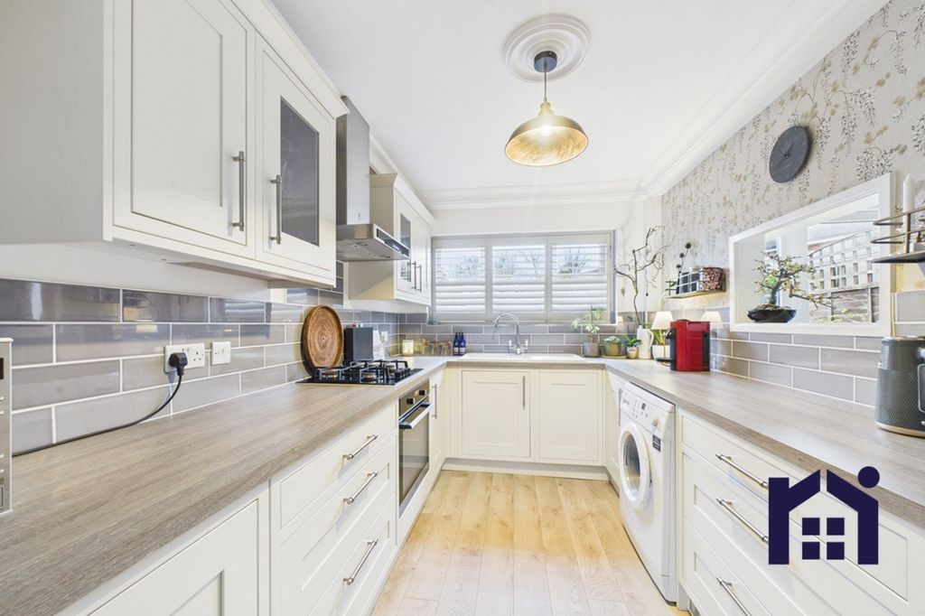 Property photo 2 of 22 Kitchen