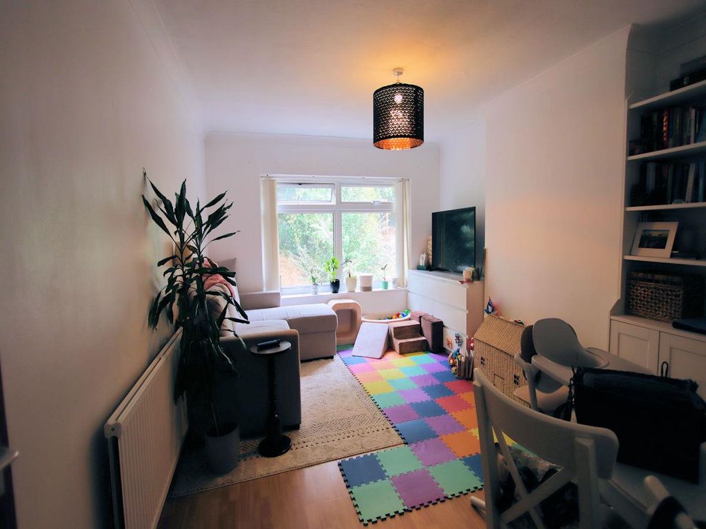 Property photo 3 of 6 Lounge.Jpg
