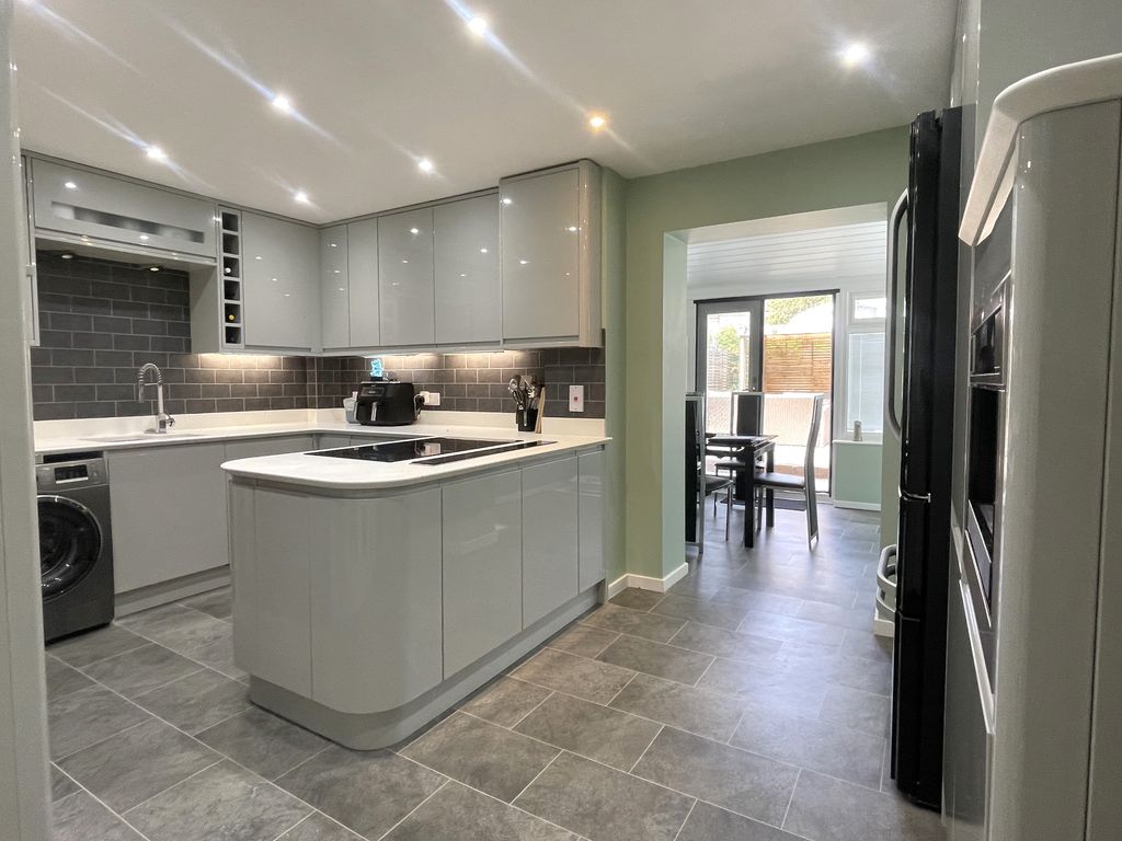 Property photo 2 of 14 Img_5842
