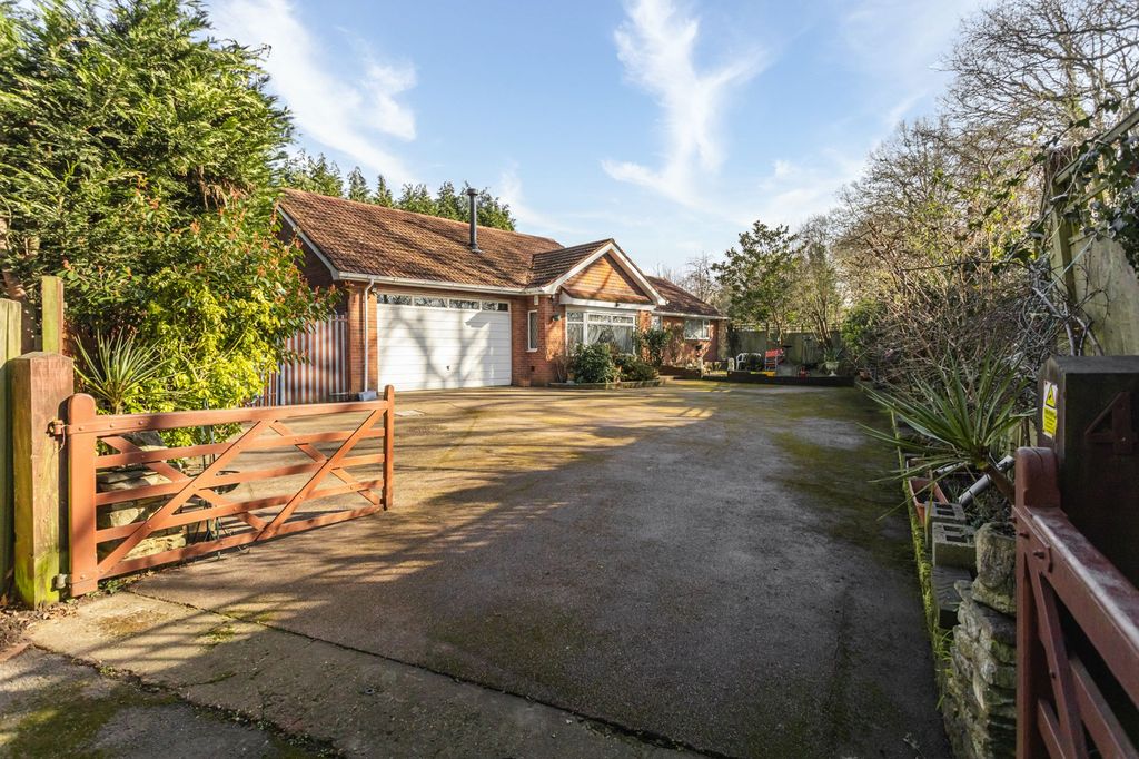 Property photo 1 of 27