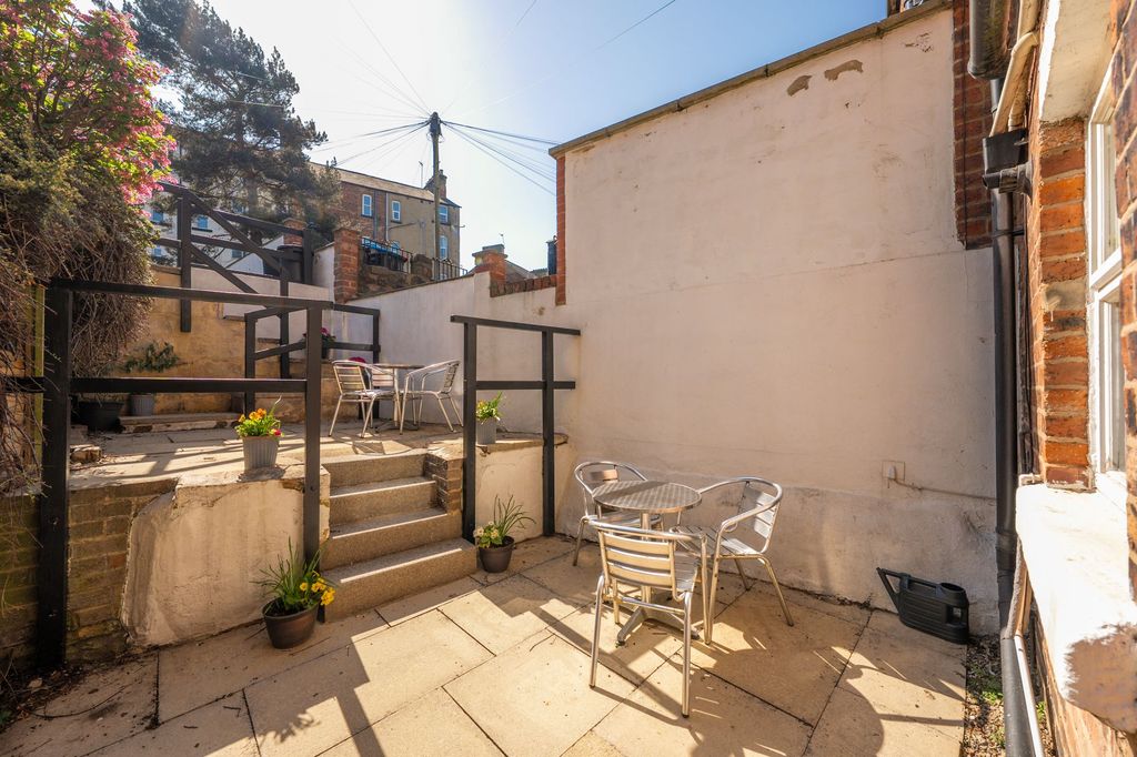 Property photo 3 of 25