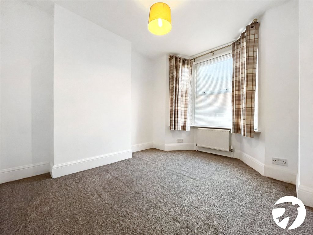 Property photo 3 of 14 Picture No. 15