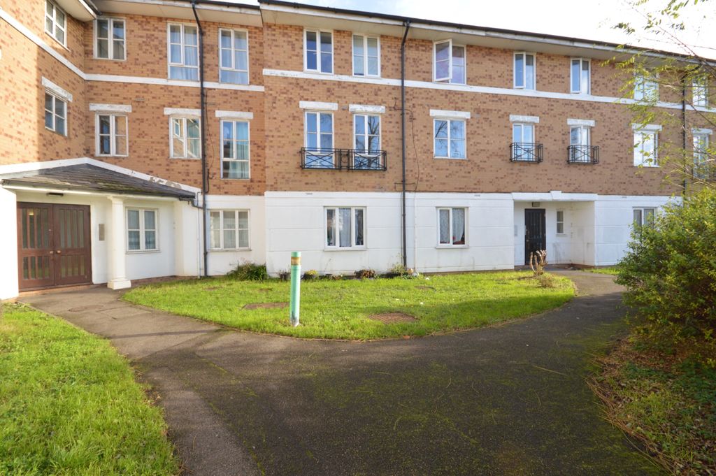Property photo 1 of 10 2 Double Bedroom Flat For Sale