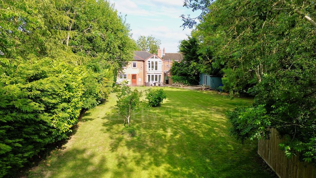 Property photo 3 of 33