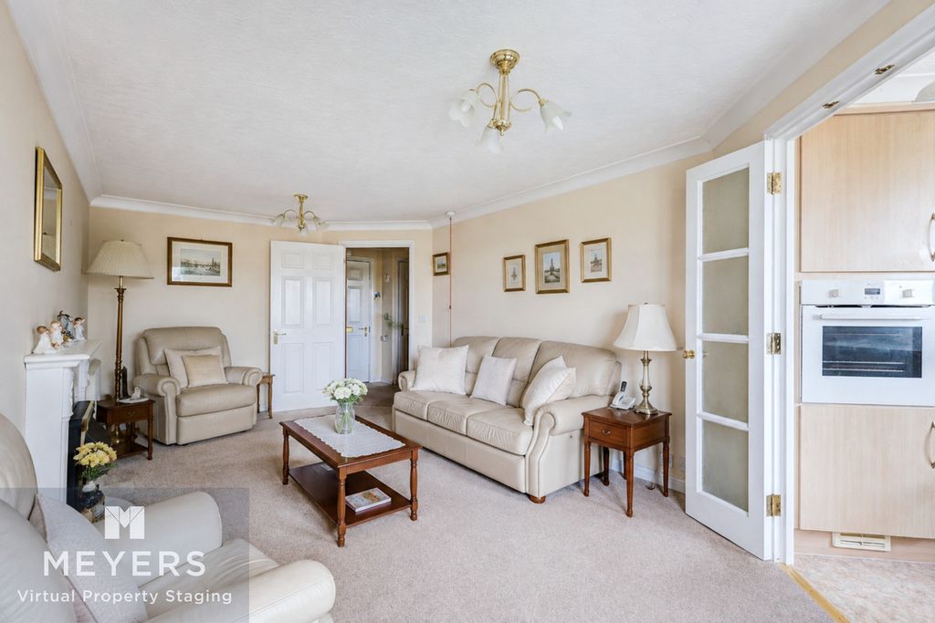 Property photo 2 of 32
