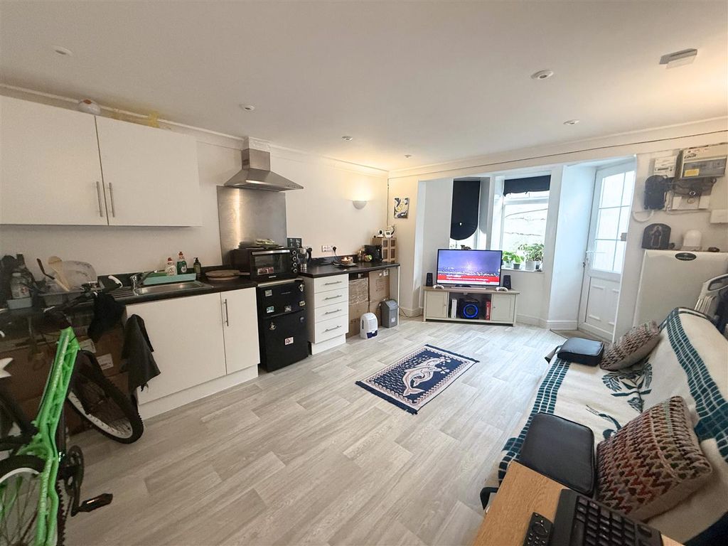 Property photo 2 of 5 Img_9802 - Edited.Jpg