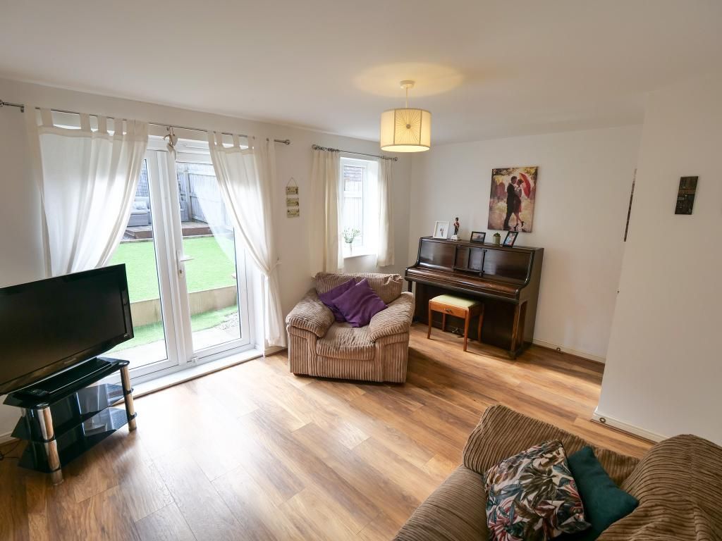 Property photo 3 of 14 Sitting Room