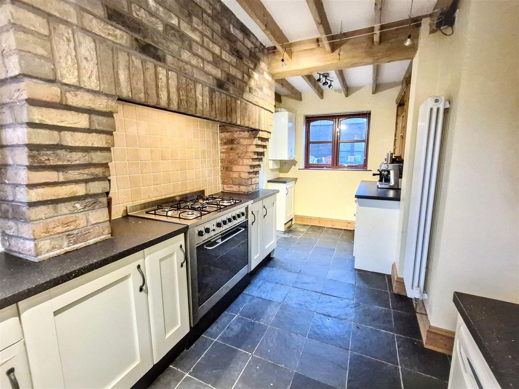 Property photo 2 of 28 Kitchen