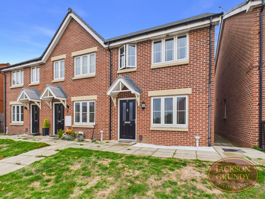 Property photo 1 of 11 Bective Close