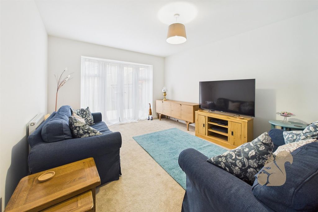 Property photo 2 of 22 Lounge