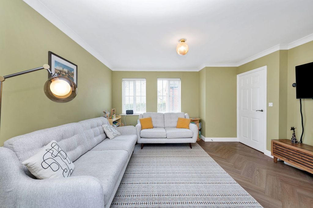 Property photo 2 of 16