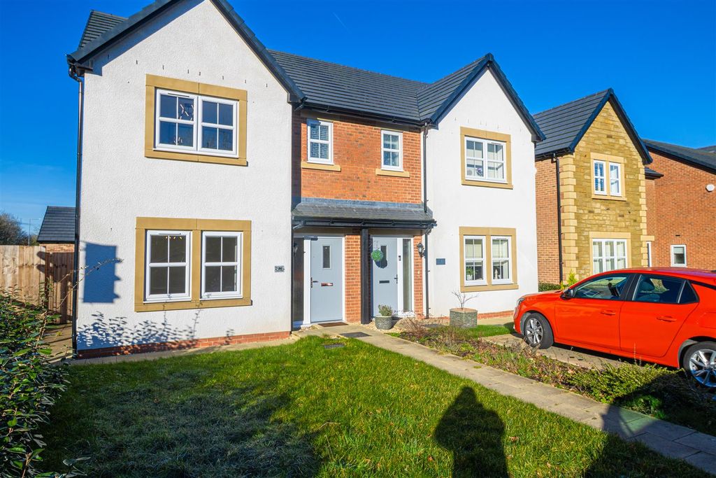 Property photo 1 of 14 Front