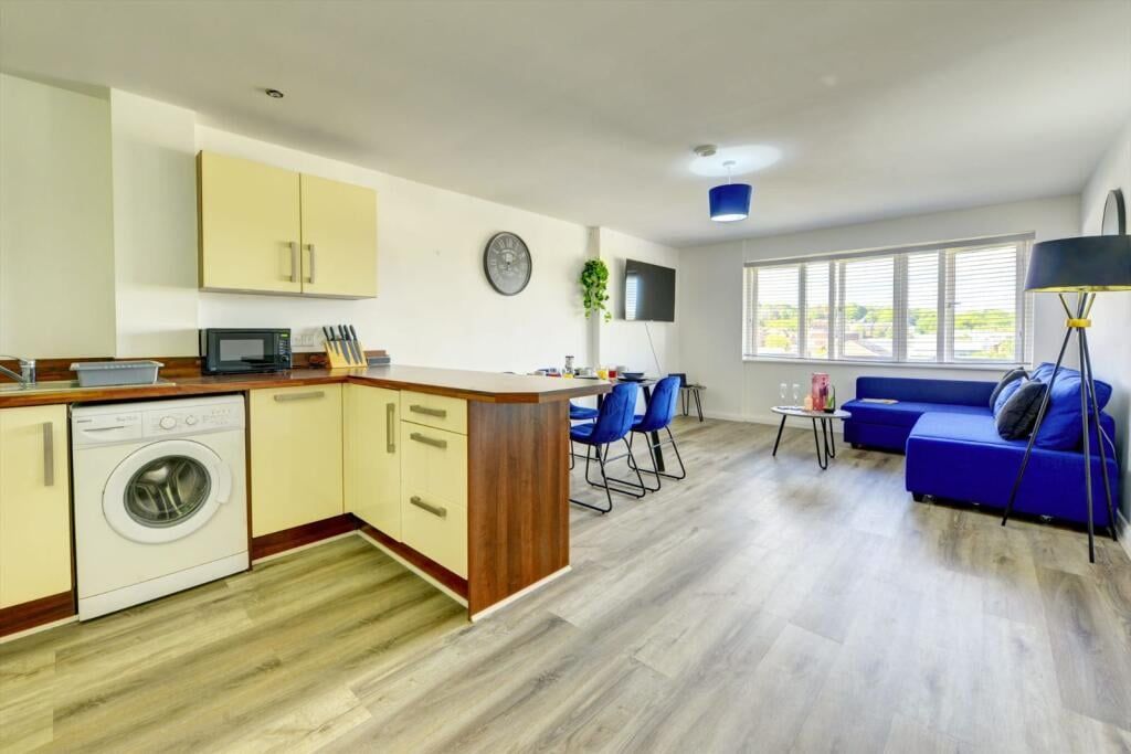 Property photo 3 of 16