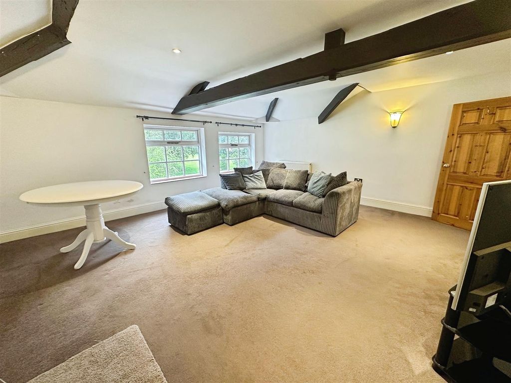 Property photo 2 of 12 Lounge (3).Jpg