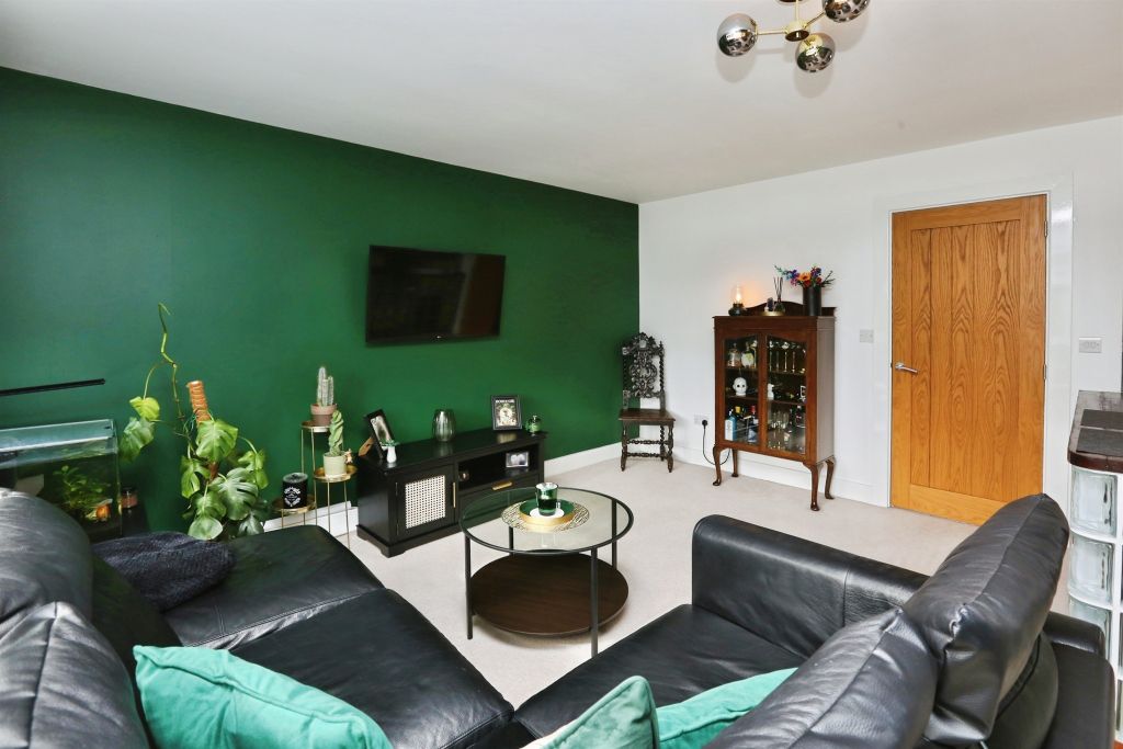 Property photo 3 of 17