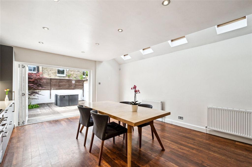 Property photo 2 of 15 Picture No. 28