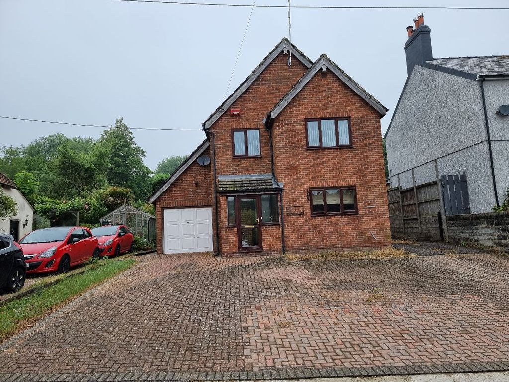 Property photo 2 of 20