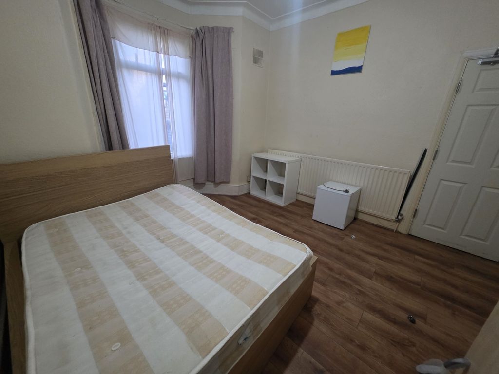 Property photo 3 of 3