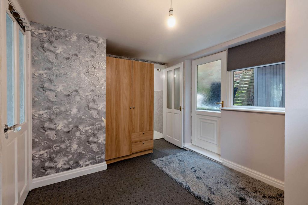 Property photo 3 of 74