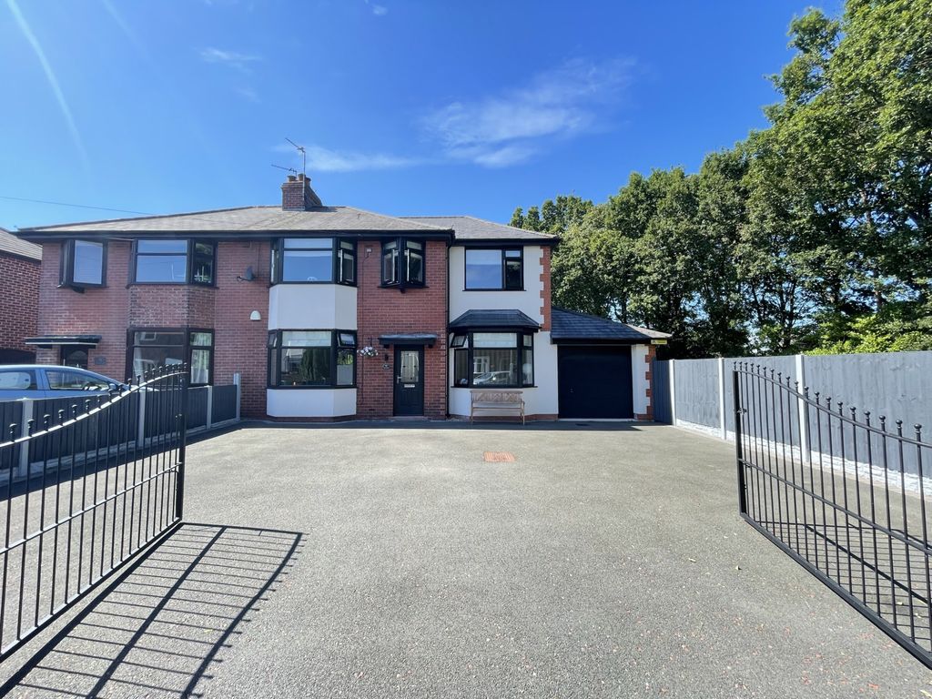 Property photo 1 of 31
