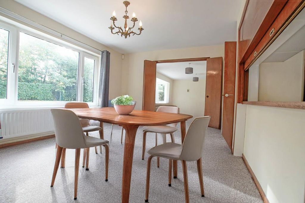 Property photo 3 of 17 Dining Room