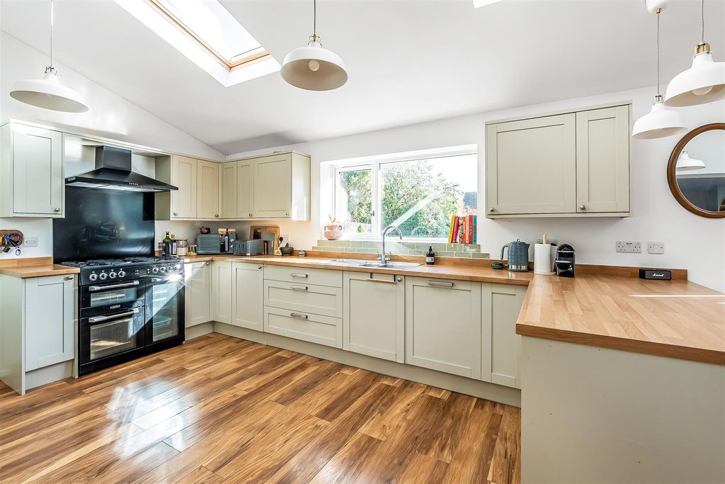 Property photo 2 of 24 45-Holland-Road-16.Jpg