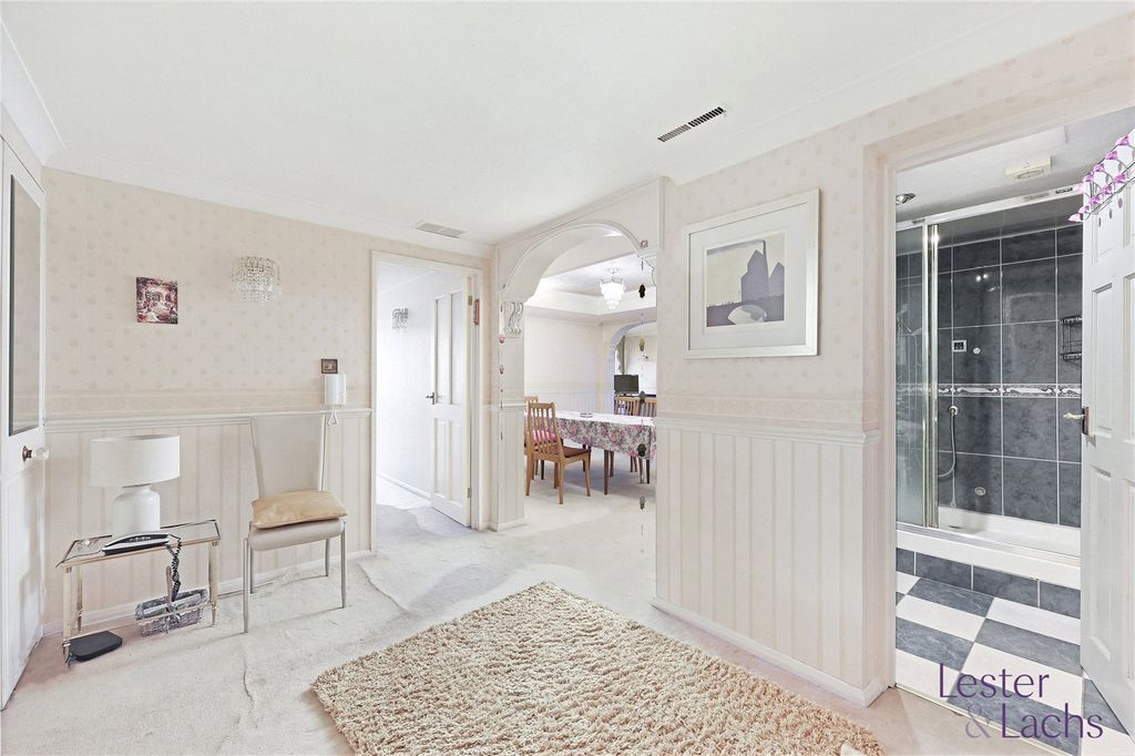 Property photo 3 of 26 Picture No. 12