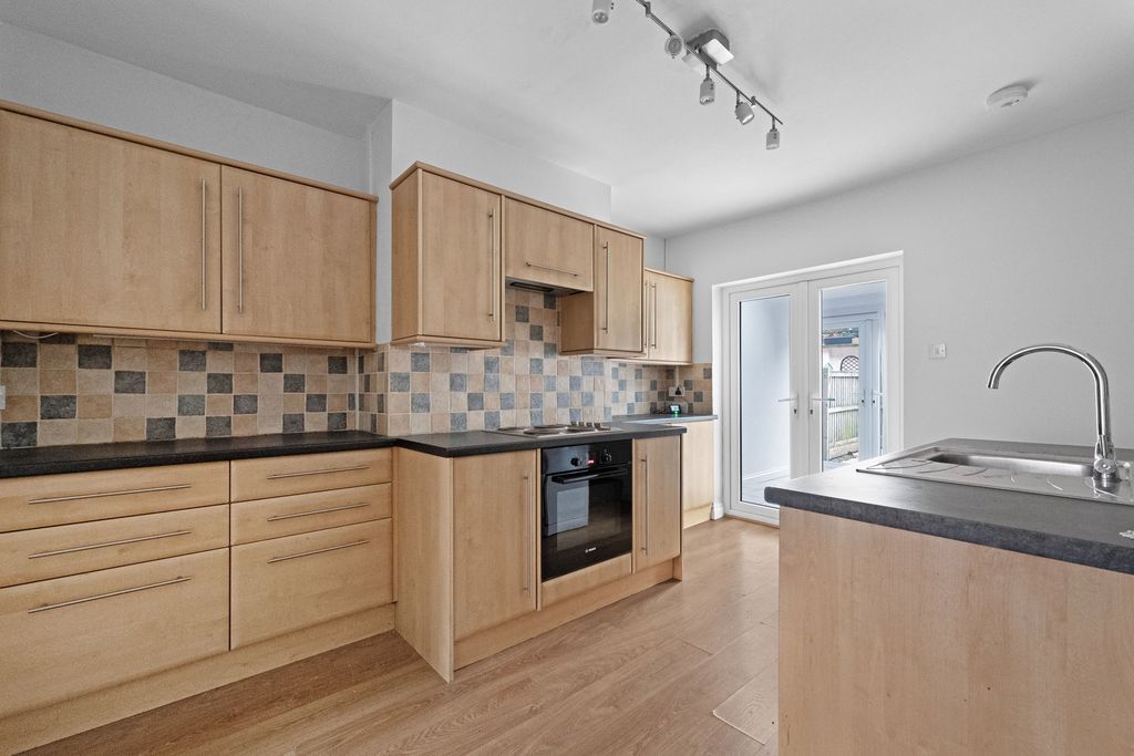 Property photo 3 of 14