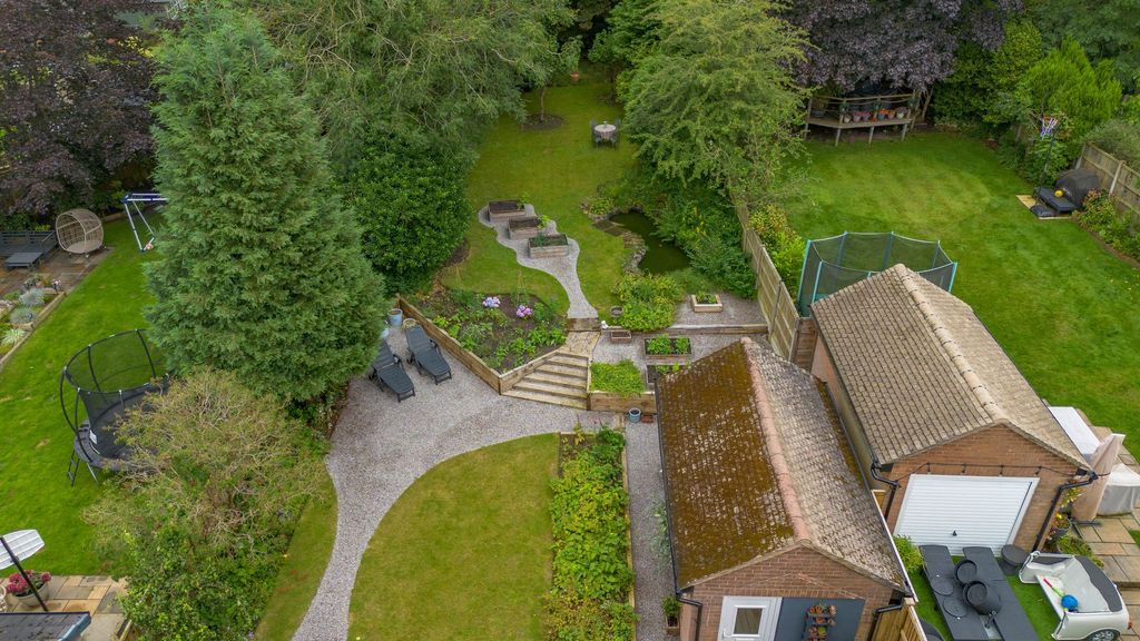 Property photo 2 of 23