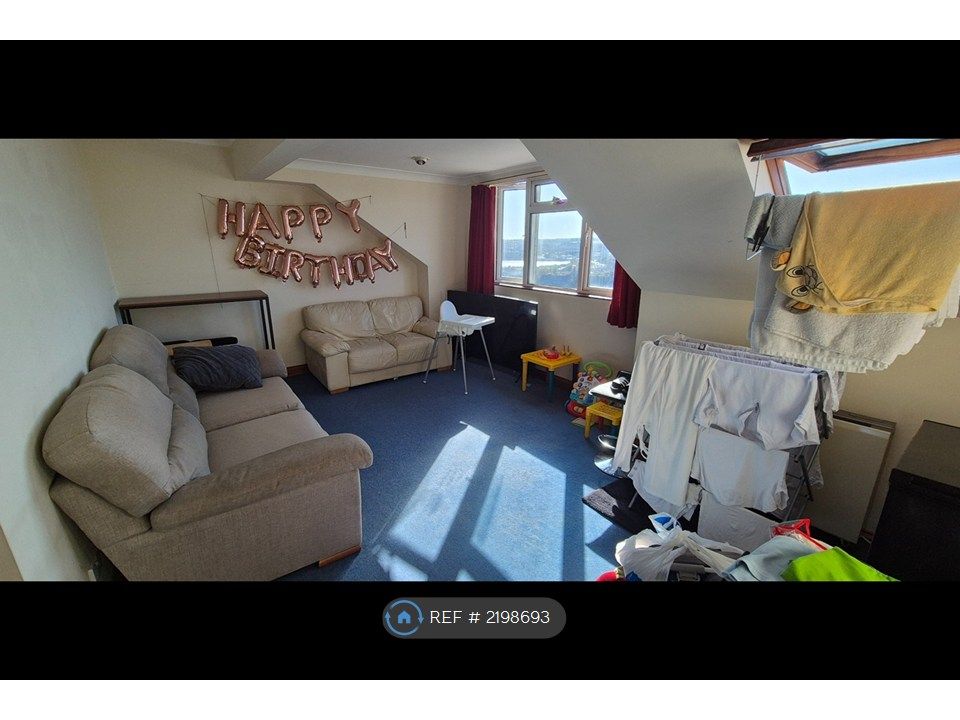 Property photo 3 of 6
