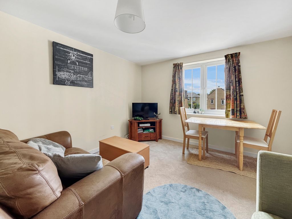 Property photo 2 of 17 24A8045c26F15Ceca75Cfa9E3cc83178Ec142062